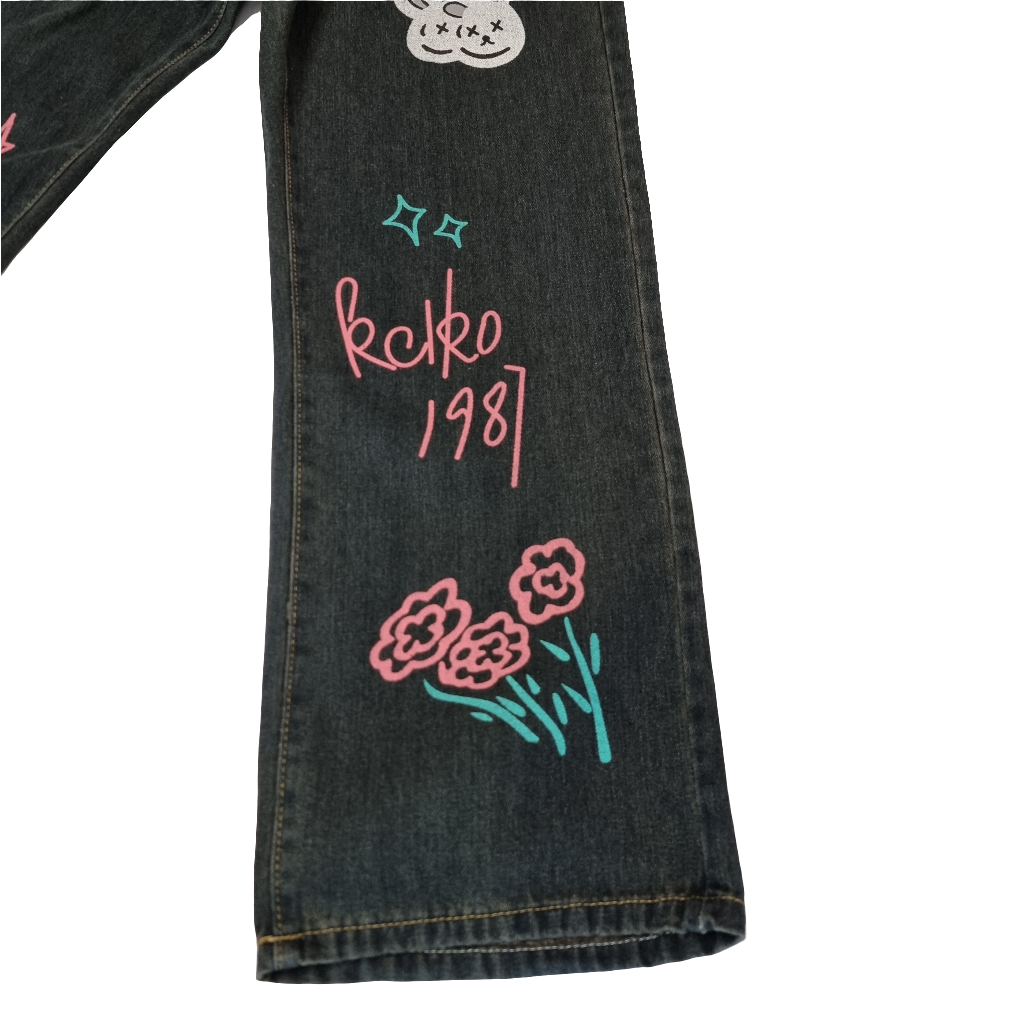 Retro Graphic Gray Dark-Wash Jeans