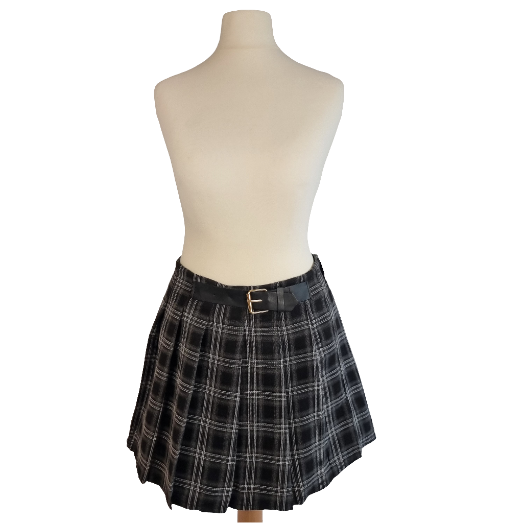 Black and Gray Plaid Pleated Mini Skirt with Belt