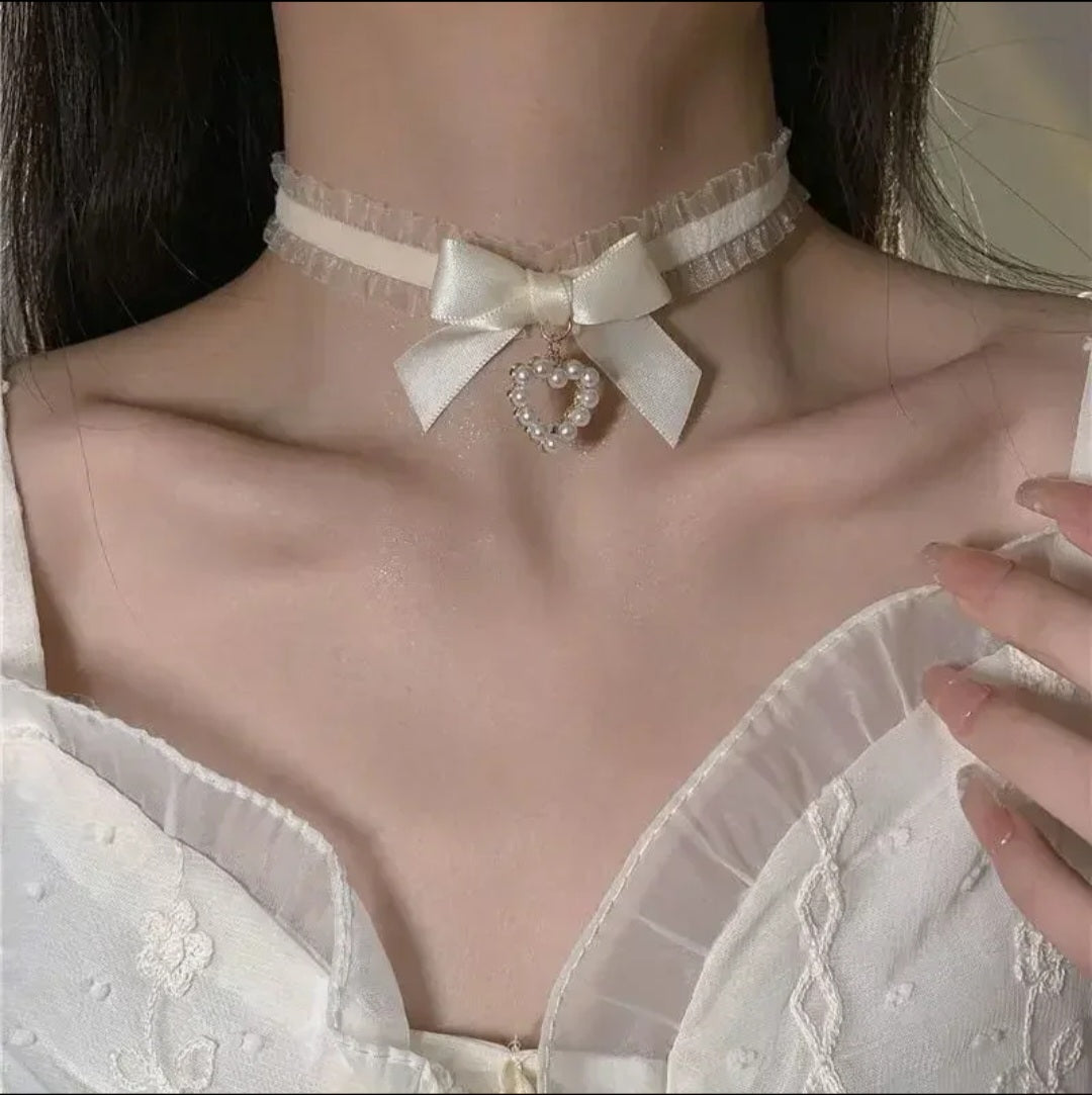 Lolita Lace Heart Choker Beige